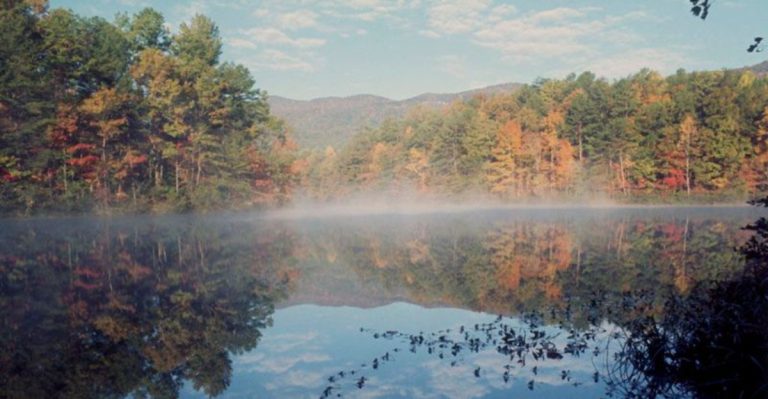 This Scenic South Carolina Byway Delivers Mountain Views At Every Turn