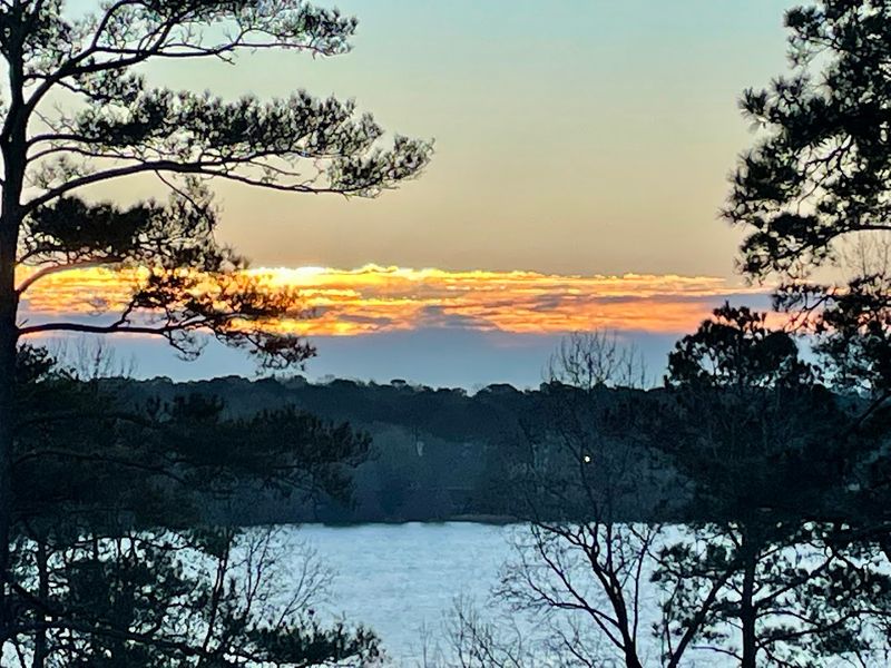 The Lake That Genuinely Looks Like The Ocean