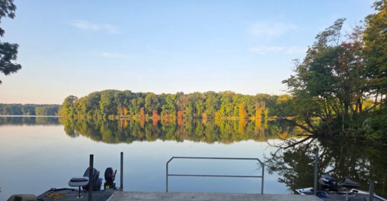 This Serene Illinois Lake Offers The Prettiest Views In Central Illinois