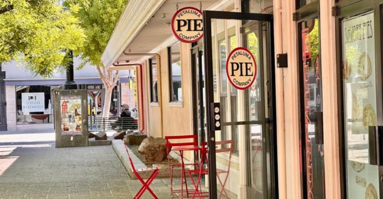 This Simple California Café Is Known For Its Unforgettable Strawberry Rhubarb Pie