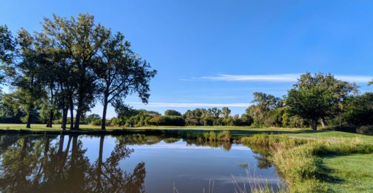 This Small Illinois Town Blends Parades, Ghost Stories, And Comfort Food Into Unexpected Getaway