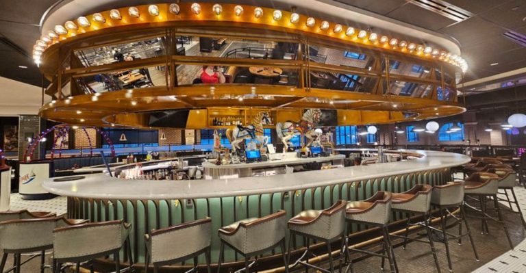 This Pennsylvania Restaurant In America’s Sweetest Town Serves A Five-Course Chocolate Tasting That Wows