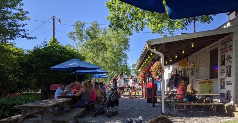This Small Pennsylvania Stand On The Way To Conneaut Lake Serves One Of The State’s Best Hot Dogs