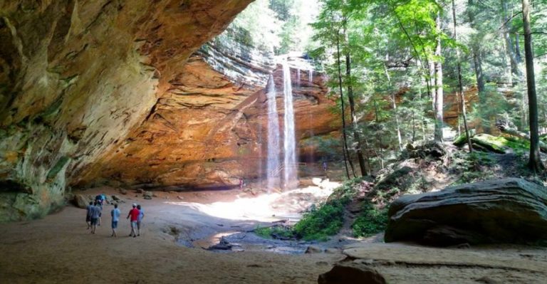 This Storybook Ohio Hiking Trail Feels Like A Fairytale In Springtime