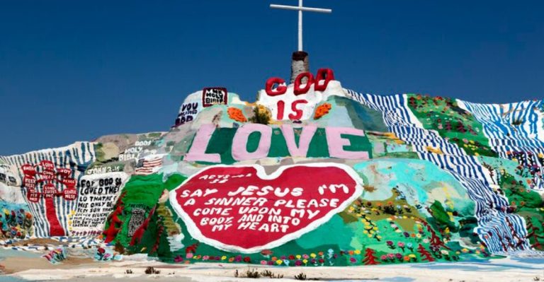 This Strange California Landmark Will Make You Stop And Take A Second Look