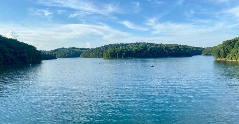 This Stunning Tennessee Lake Is Known For Its Incredibly Clear Water