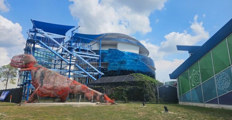 This Tampa, Florida Science Museum Has America’s Second-Largest Planetarium And A Moon Mission Simulator