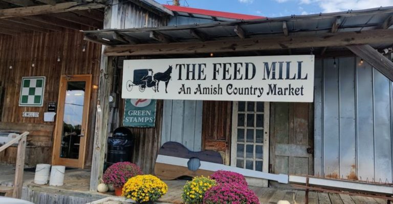 This Tennessee Amish Market Turns Simple Sandwiches Into A Local Obsession
