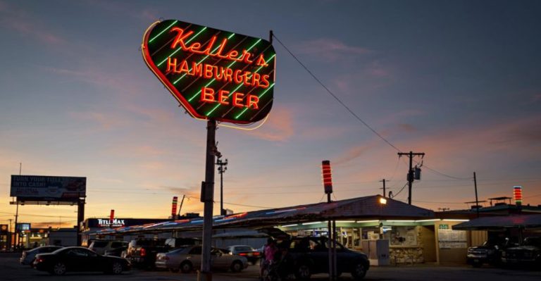 This Texas Burger Stand Is Famous For A Double Cheeseburger That Locals Can’t Resist