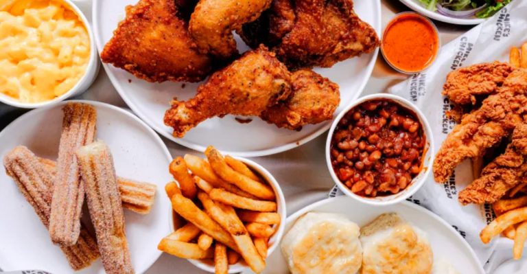 This Texas Fried Chicken Joint Is So Good, Neighbors Try Not To Share The Name