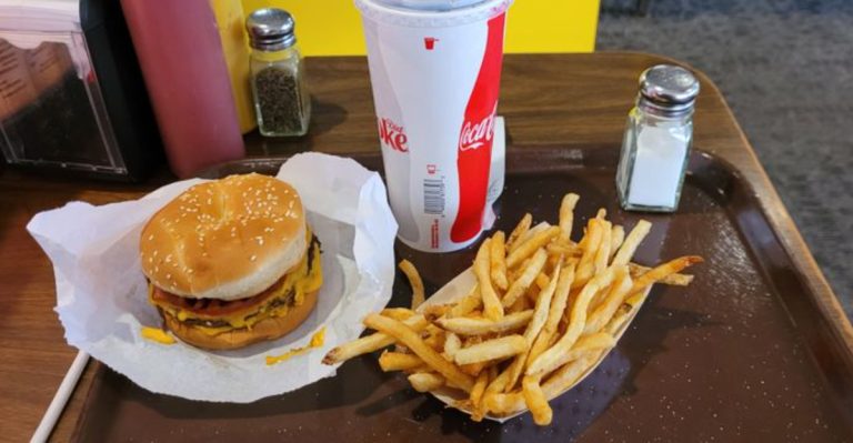 This Timeless Nebraska Drive-In Serves Burgers The Same Way It Has Since The ’60s