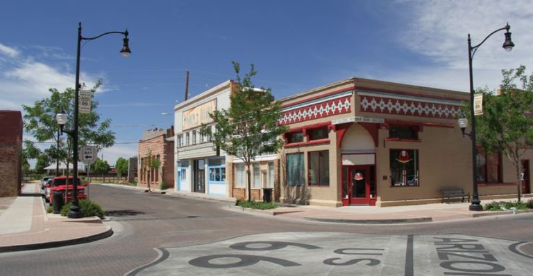 This Tiny Arizona Town Is The Kind Of Peaceful Place Where Life Feels A Little Slower