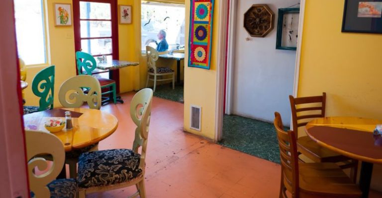 This Tiny Cafe In Arizona Has A Key Lime Pie Known Across The World