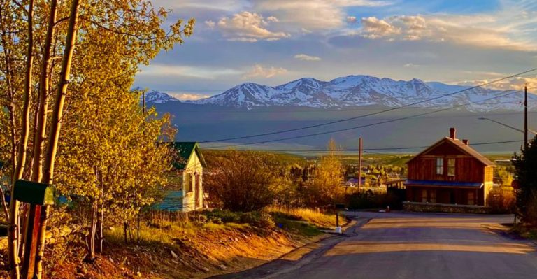 This Tiny Colorado Town At 10,000 Feet Makes You Forget To Check Your Phone