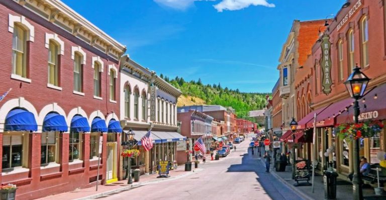 This Tiny Colorado Town Feels Like A Mini Las Vegas Hidden In The Mountains