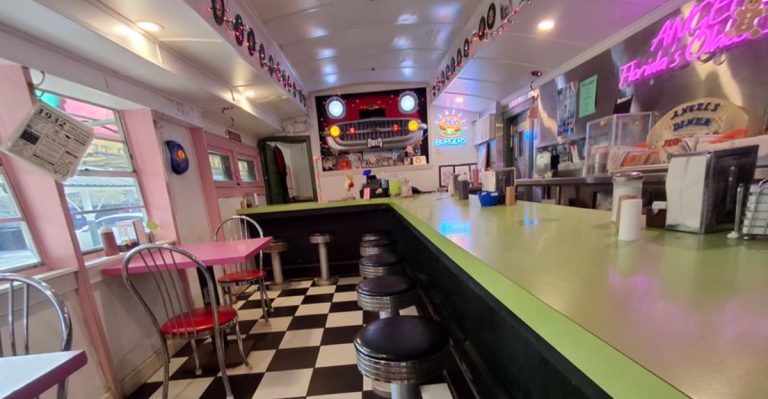 This Tiny Florida Diner Still Serves Southern Comfort Food The Way Locals Crave It