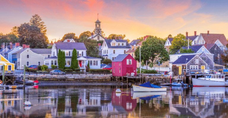 This Tiny Maine Lighthouse Village Feels Like A Living Postcard