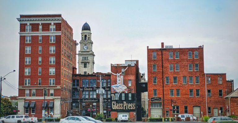 This Tiny Ohio Town With Rich History And Stunning Views Is Perfect For A Relaxing Weekend