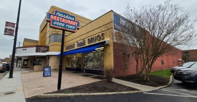 This Tiny Tennessee Drugstore Counter Still Serves Lunch Like Time Slowed Down