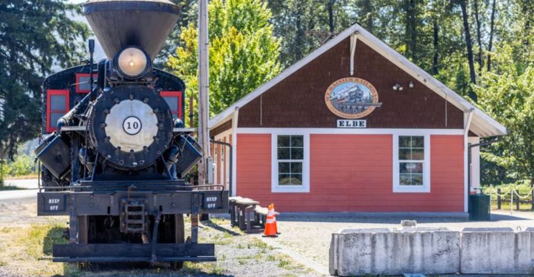 This Tiny Washington Steam Train Takes You On A Magical Ride Through The Woods