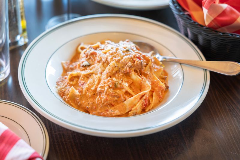 A Daytime Menu That Respects Your Lunch Break
