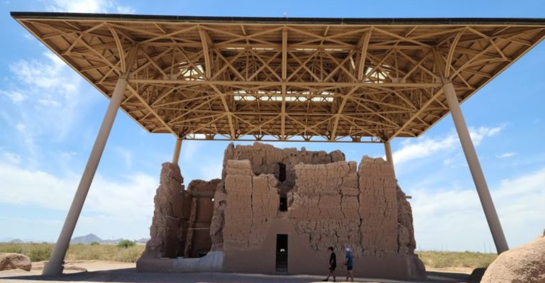 This Underrated Ancient Ruin In Arizona Feels Like It Belongs To Another World