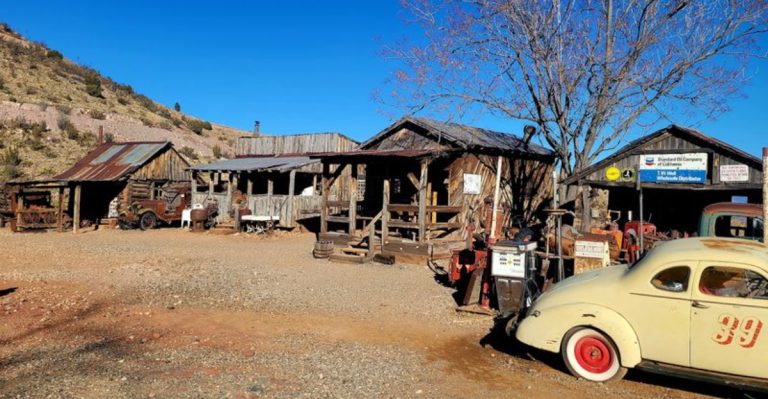 This Unusually Charming Arizona Town Has A Way Of Stealing Hearts