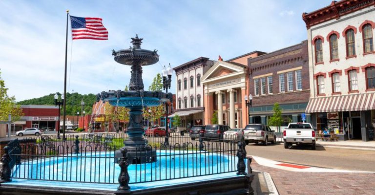 This Vintage Ohio Town Pairs Pretty Trails With A Surprising Creative Side