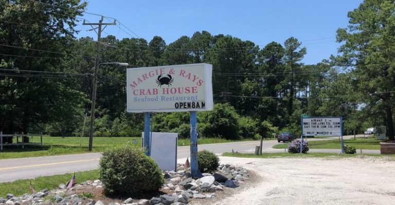 This Virginia Beach Shack Serves Crab Cakes Locals Swear Are Better Than Maryland’s