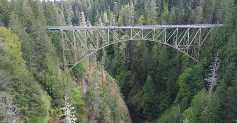 This Washington Bridge Dares Drivers To Face One Of The Scariest Drives In The State