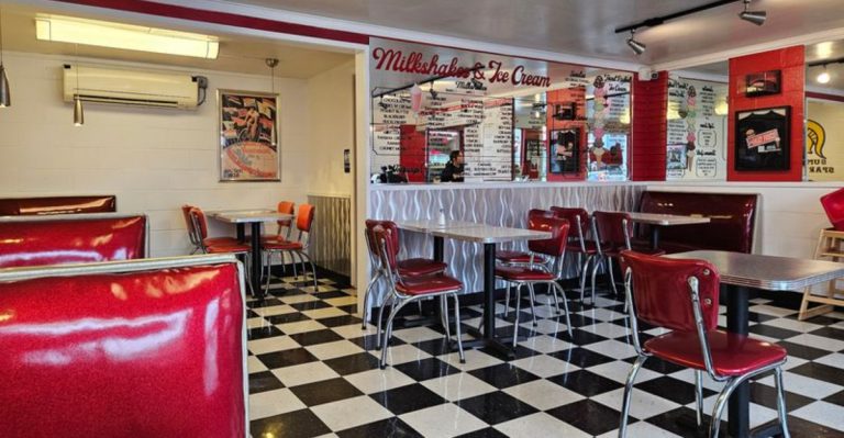 This Washington Roadside Stop Serves Some Of The Best Old-Fashioned Shakes You’ll Ever Try