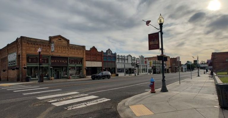 This Washington Town Is So Affordable, Retirees Say They’ve Found Their Little Slice Of Heaven