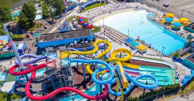 This Washington Waterpark Transforms Into An Adults-Only Escape After Dark