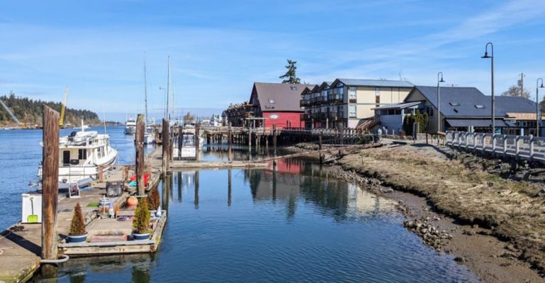 This Waterfront Washington Town Is Perfect For A Slow Summer Weekend Away