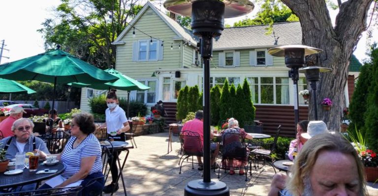 This Wisconsin Restaurant Has Stayed Packed For Decades And Locals Say It’s Still Outstanding