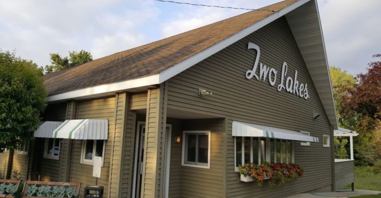 This Wisconsin Supper Club Serves Pan-Fried Chicken Worth Crossing The State For