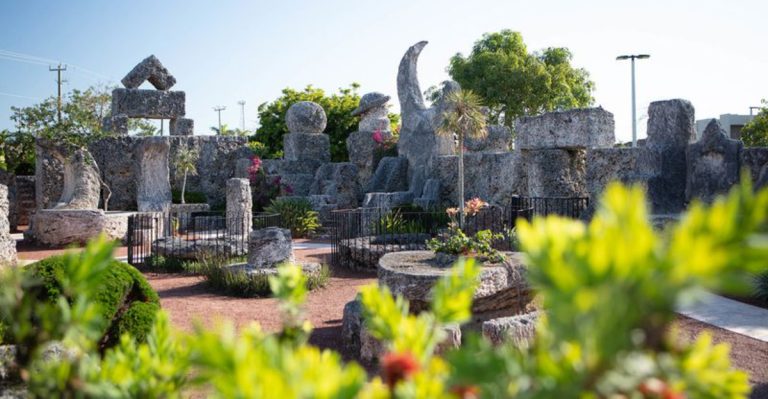 This Wonderfully Weird Roadside Attraction In Florida Will Make You Do A Double Take