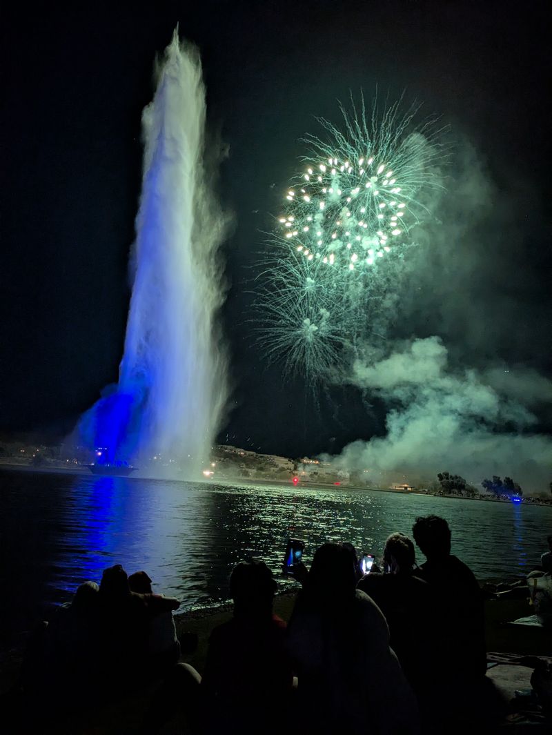 A Towering Water Show That Defies Gravity