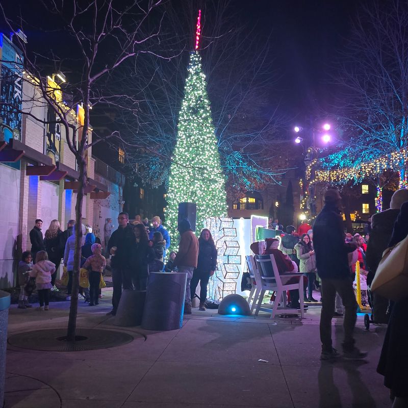 Madison — Holiday events + parade in Downtown Madison — 115 E Jefferson St