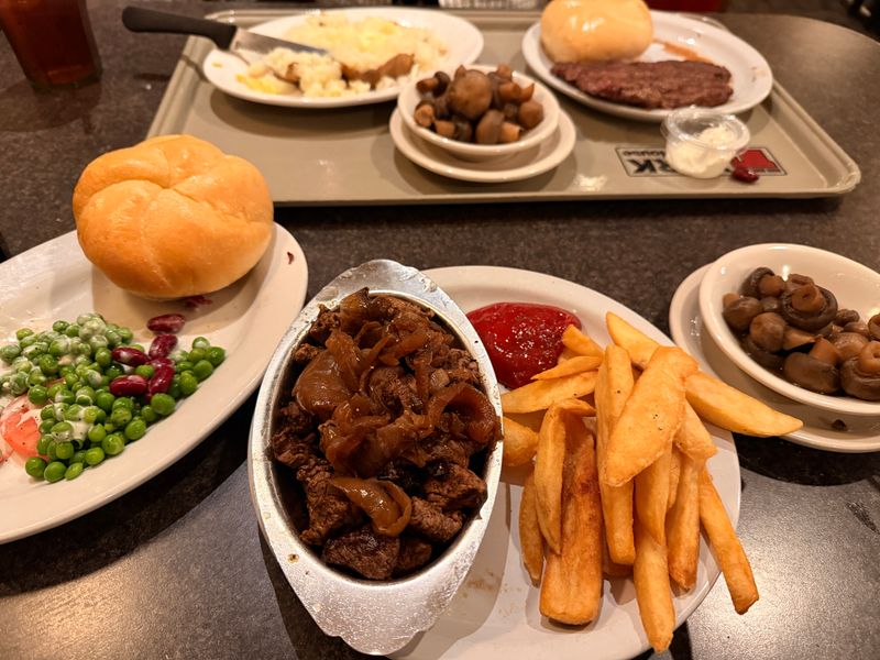 Sirloin Tips With Grilled Onions Stay on the Menu