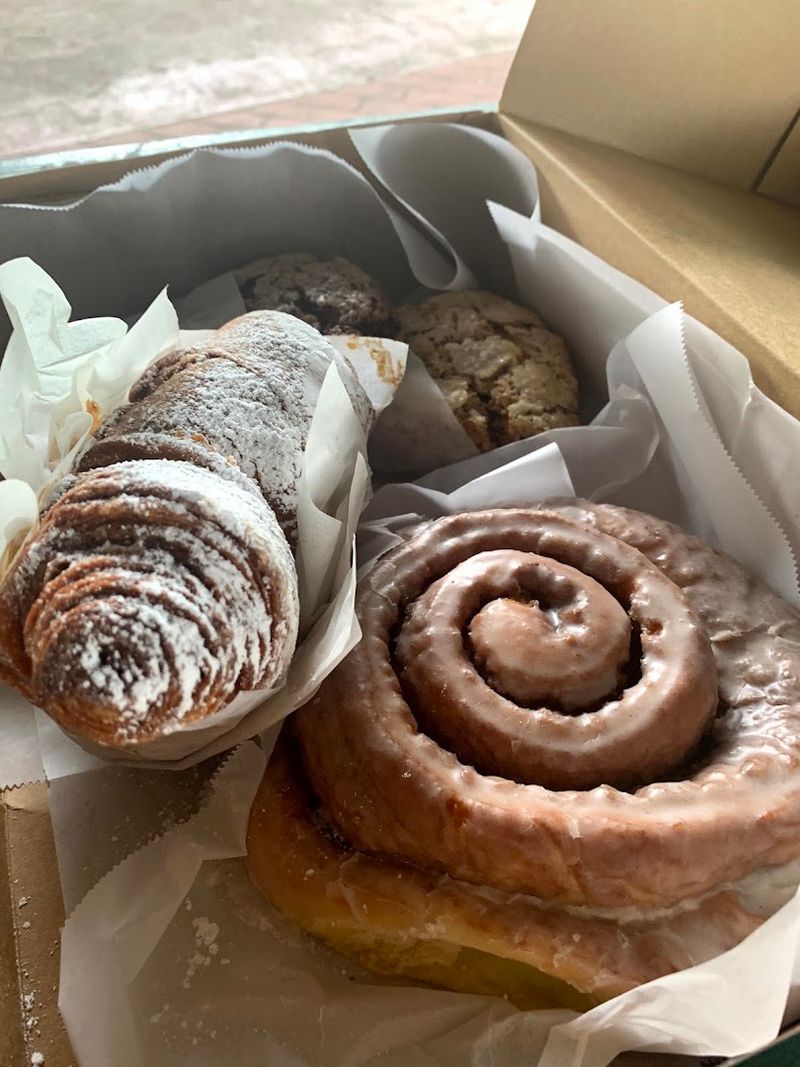 Those Giant Cinnamon Rolls Steal Every Table