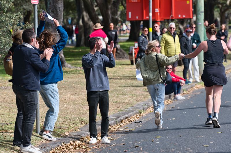 Three Blocks Of Cheering Wait At The Finish Three Blocks Of Cheering Wait At The Finish