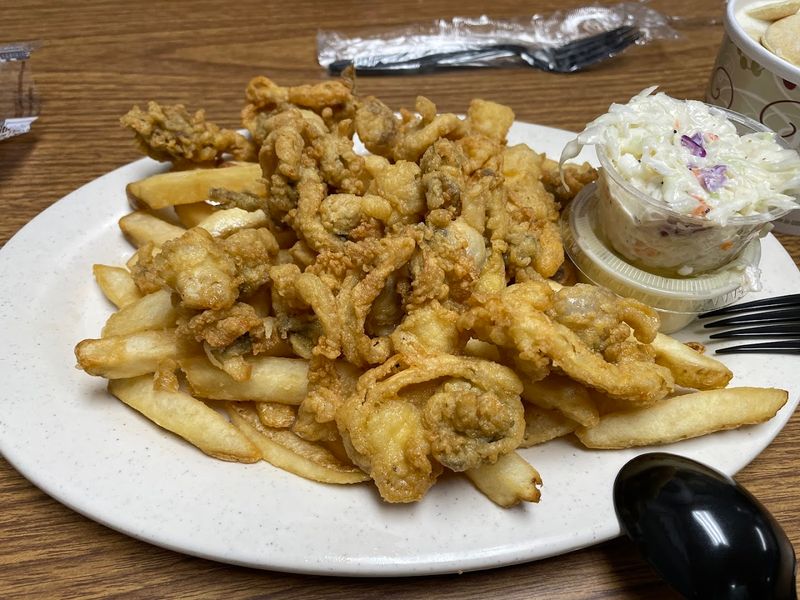 Three Kinds Of Clam Chowder Under One Roof