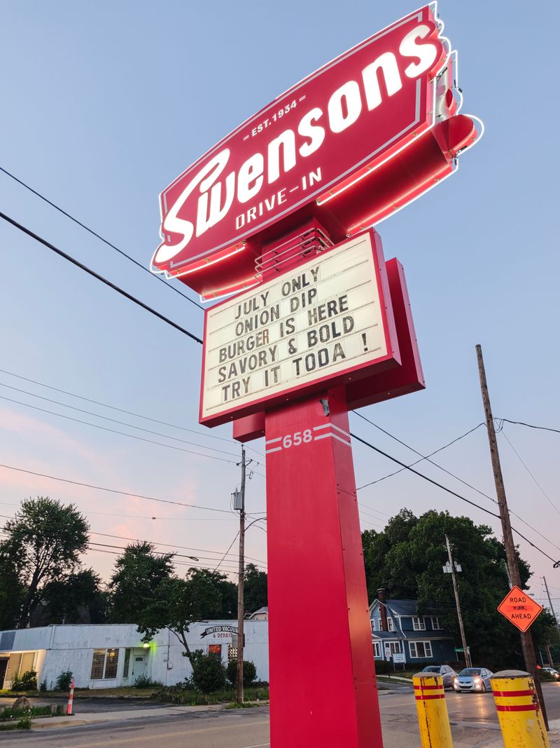 Swensons Drive-In – Akron