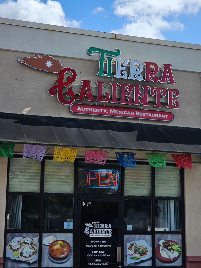 Tierra Caliente, Goose Creek