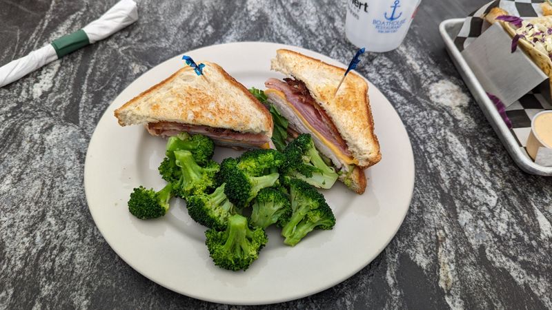 The Boat House Restaurant – Conley Bottom Resort, Lake Cumberland