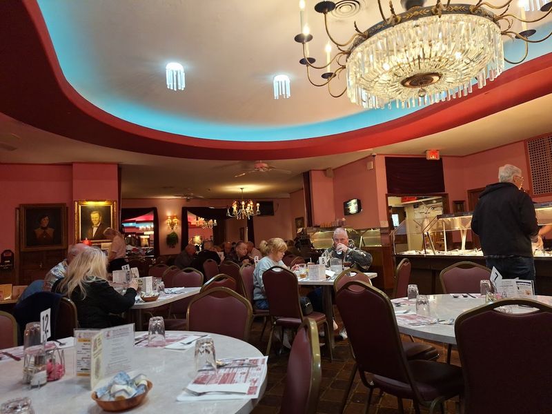 Time-capsule dining room character