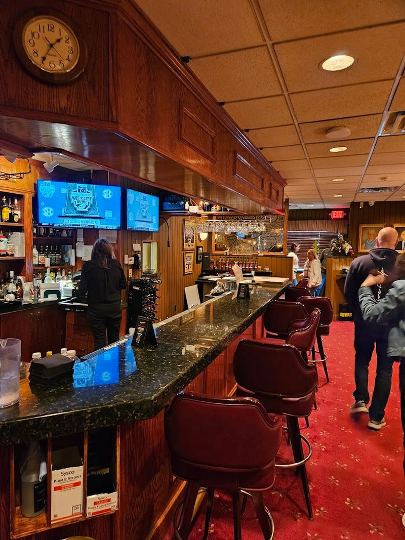 Service That Complements The Food