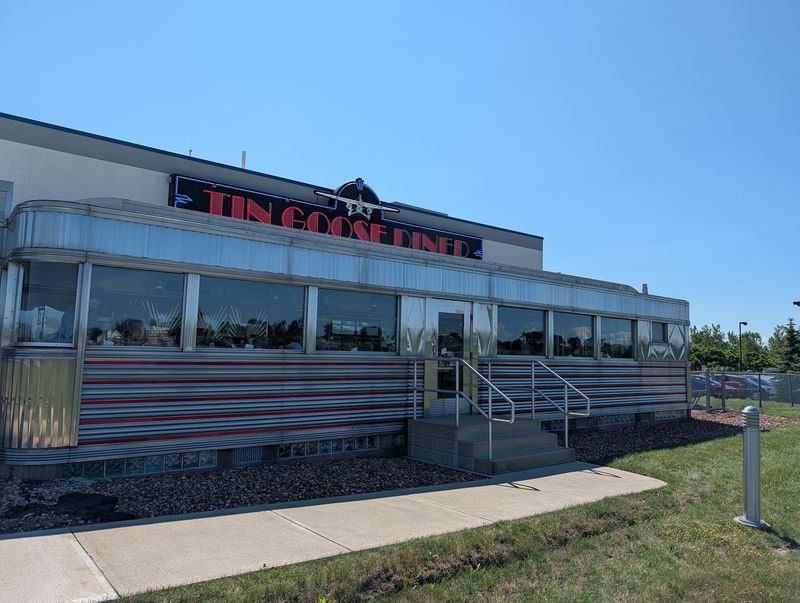 Tin Goose Diner, Port Clinton Tin Goose Diner, Port Clinton