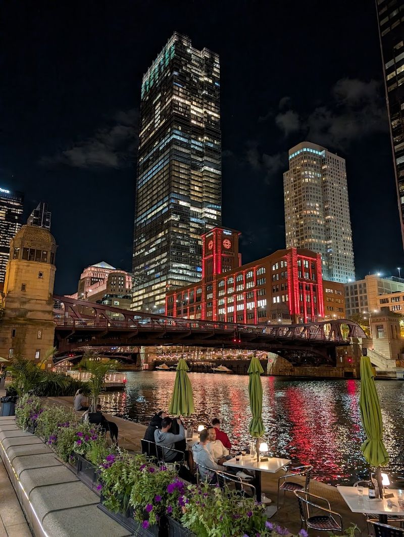 Tiny Tapp & Tiny Café — Chicago Riverwalk Tiny Tapp & Tiny Café — Chicago Riverwalk